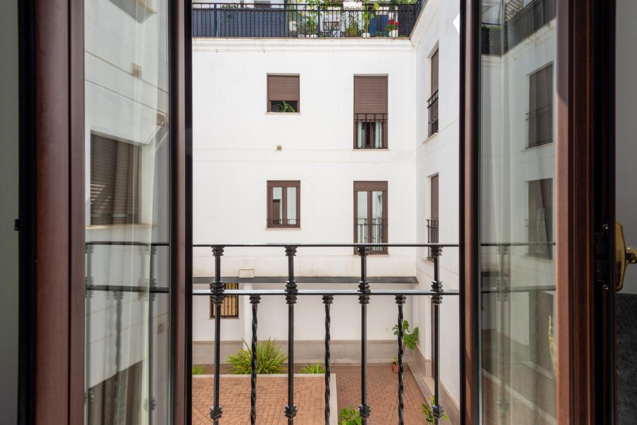 First Floor Near Macarena Church Sevilla Kültér fotó